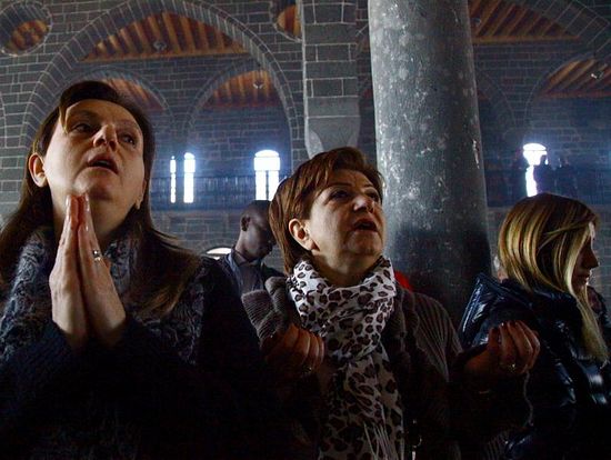 Armenian Muslims turning to Christianity